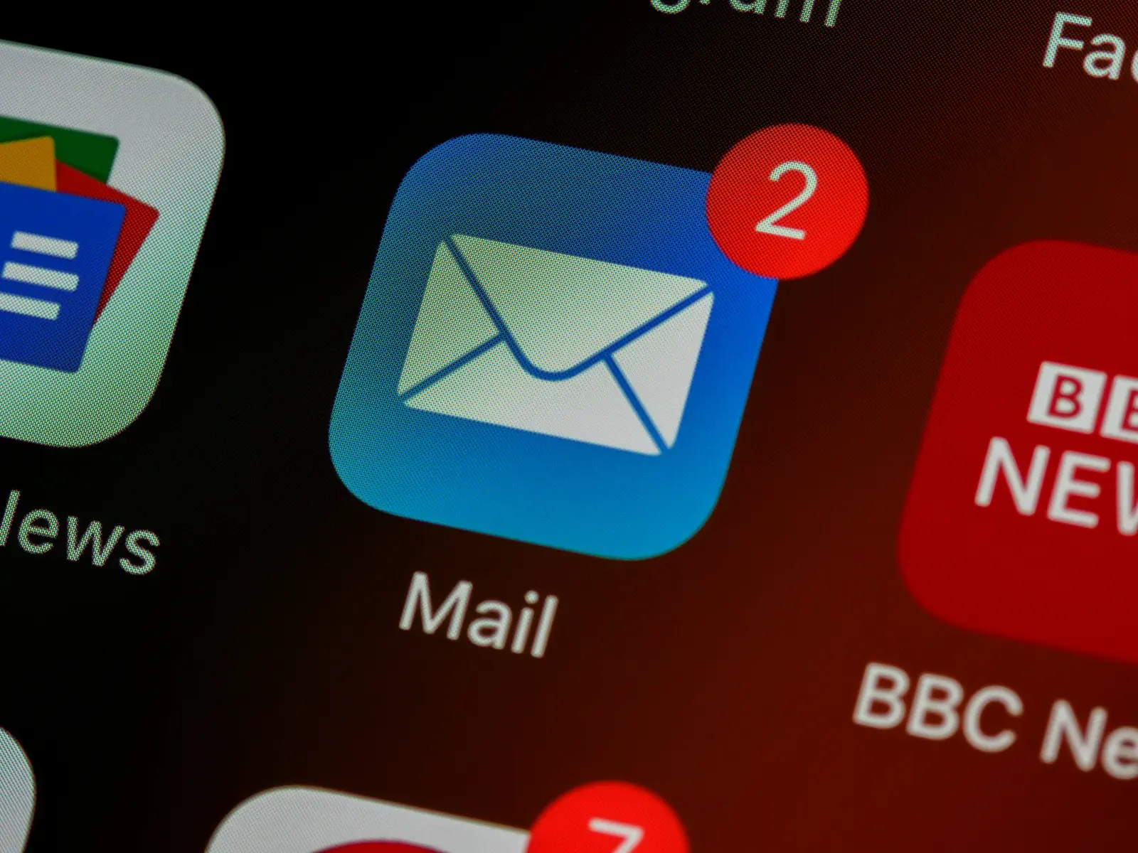 Mobile inbox showing an incoming campaign message notification